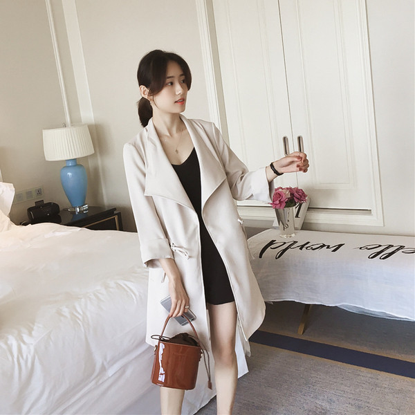 Κομψό μακρύ γυναικείο παλτό σε δύο χρώματα