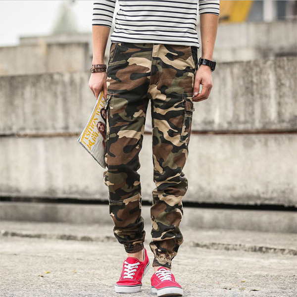 Pantaloni sport si casual barbatesti, model uni si in model de camuflaj