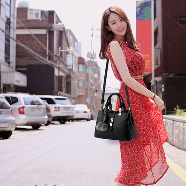 Hétköznapi használatra alkalmas női táska többféle színben