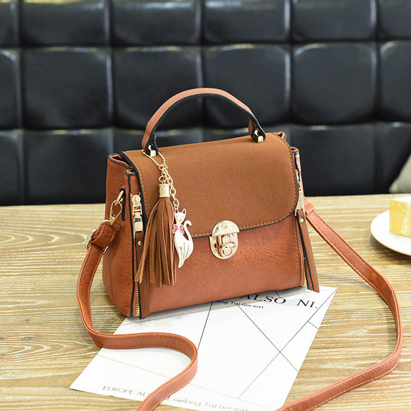 Geanta de dama eleganta cu inchizator metalic in mai multe culori