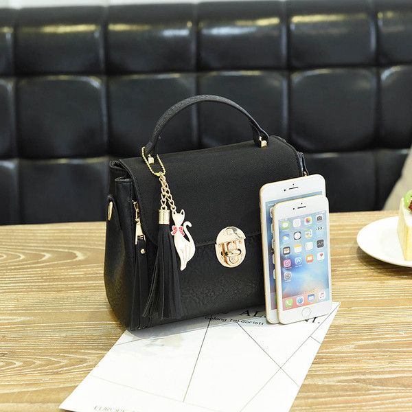 Geanta de dama eleganta cu inchizator metalic in mai multe culori