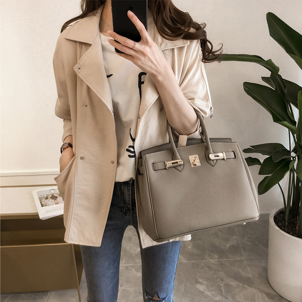 Спортно-елегантно дамско палто в два цвята