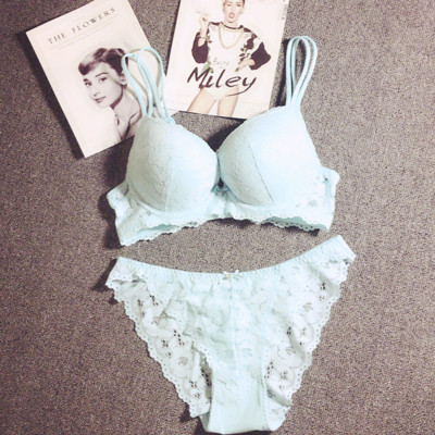 Lenjerie de dama din dantela in doua culori