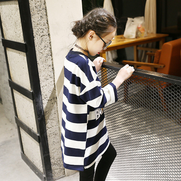 Bluza casual pentru copii in dungi pentru fete cu aplicatie colorata