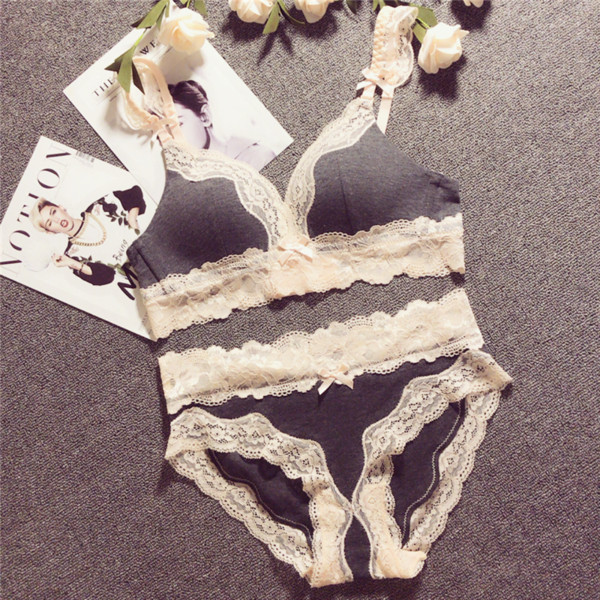 Pamut fehérnemű csipkével, három színben