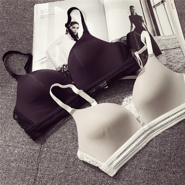 Set lenjerie de dama curata cu dantela