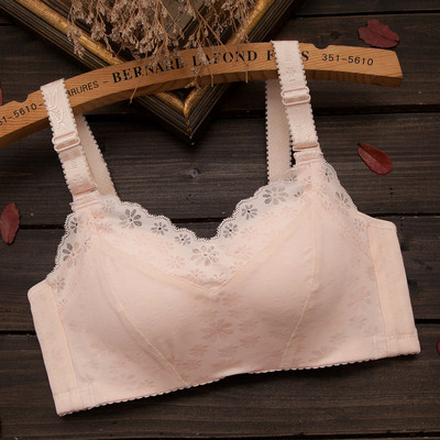 Дамски сутиен в няколко цвята с дантелено покритие