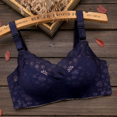 Дамски сутиен в няколко цвята с дантелено покритие