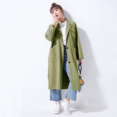 Μακρύ γυναικείο παλτό σε πράσινο χρώμα