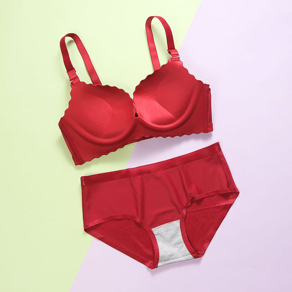 Fehérnemű szett - melltartó állítható pántokkal és varrat nélküli bikinivel