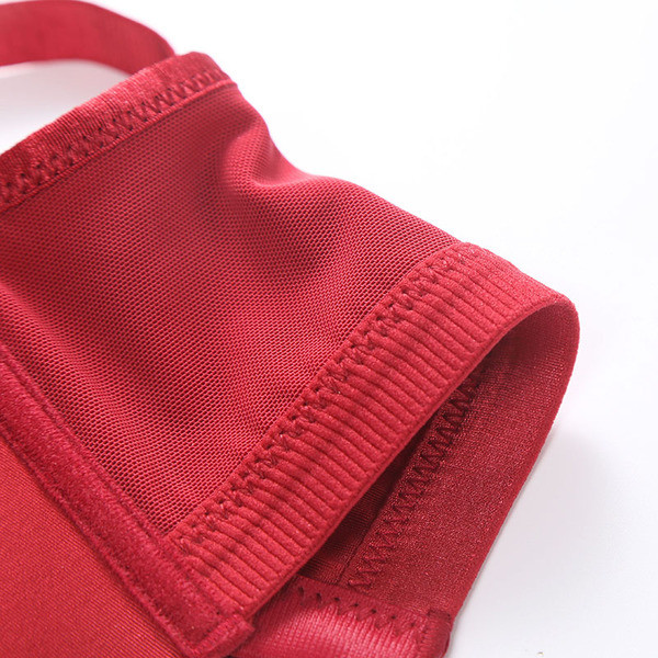 Fehérnemű szett - melltartó állítható pántokkal és varrat nélküli bikinivel