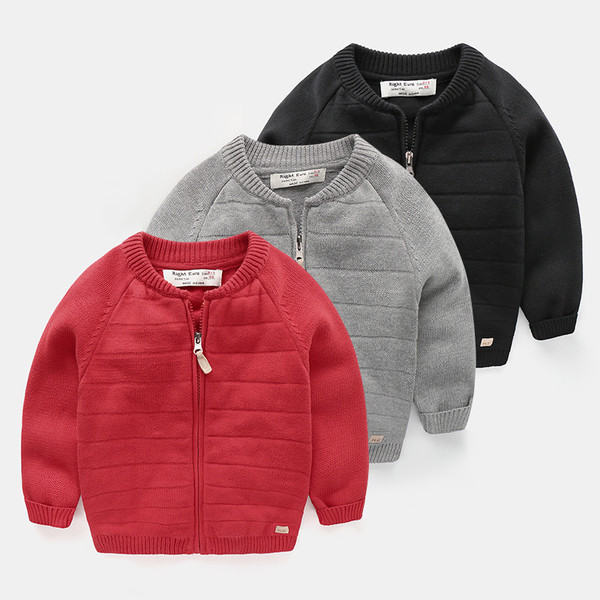 Есенна детска жилетка за момче с цип в три цвята