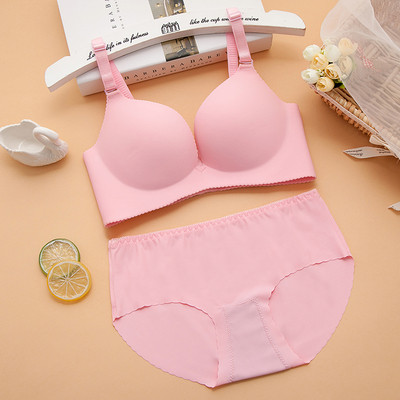 Комплект дамско бельо в два модела