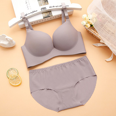 Комплект дамско бельо в два модела