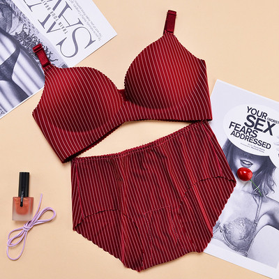 Комплект дамско бельо в два модела