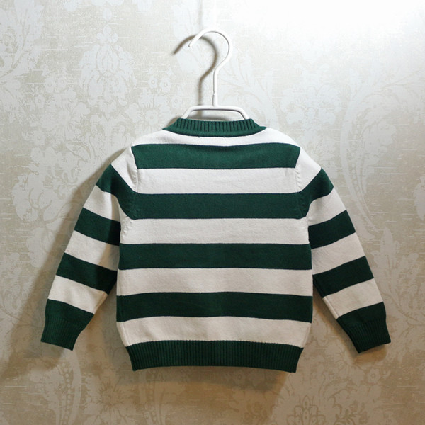 Раирана детска жилетка за момче с V-образно деколте в два модела