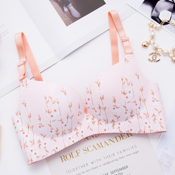 Set lenjerie sutien și bikini în diferite modele