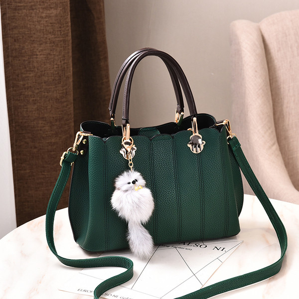 Geanta de dama moderna cu maner lung