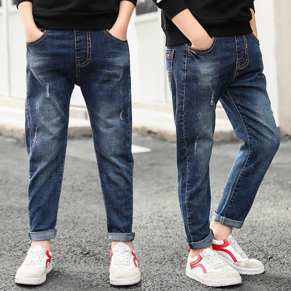 Παιδικά μοντέρνα τζιν για ένα αγόρια