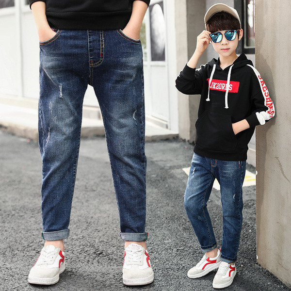 Παιδικά μοντέρνα τζιν για ένα αγόρια
