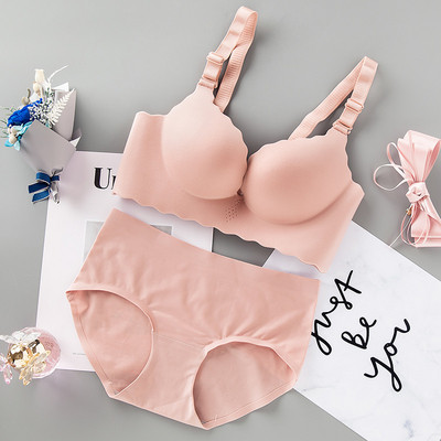 Дамско изчистено бельо в няколко цвята - сутиен и бикини