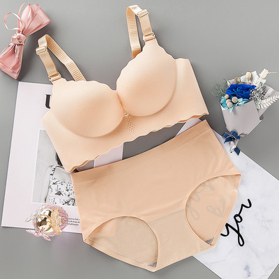 Дамско изчистено бельо в няколко цвята - сутиен и бикини