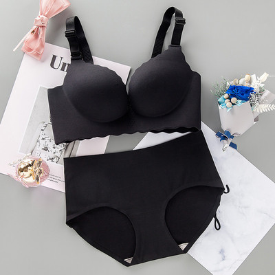 Дамско изчистено бельо в няколко цвята - сутиен и бикини