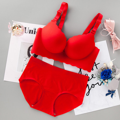 Дамско изчистено бельо в няколко цвята - сутиен и бикини