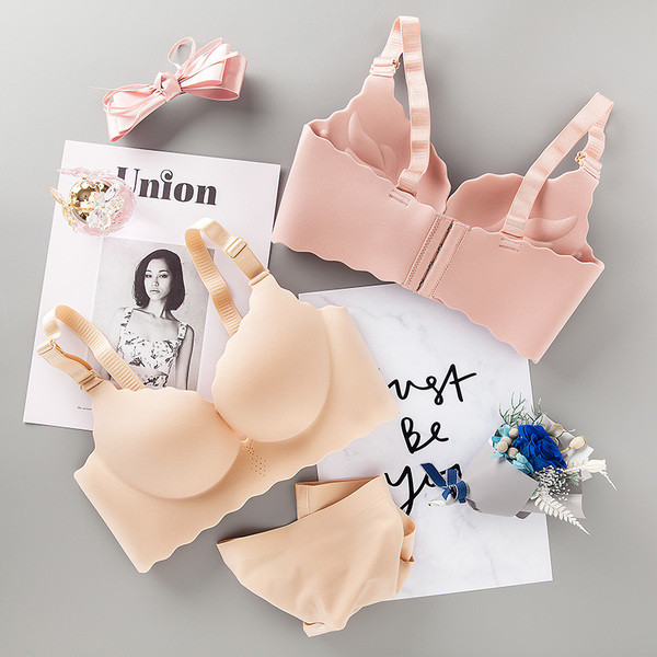 Дамско изчистено бельо в няколко цвята - сутиен и бикини