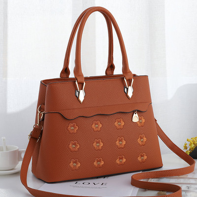 Női táska rövid és szivárványos fogantyúval több színben