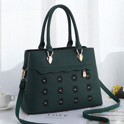 Női táska rövid és szivárványos fogantyúval több színben