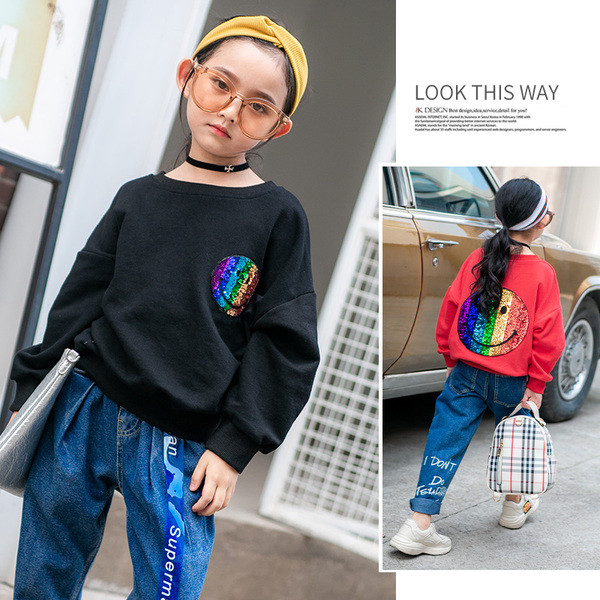 Modern gyerekblúz lányoknak, két színben, színes alkalmazással