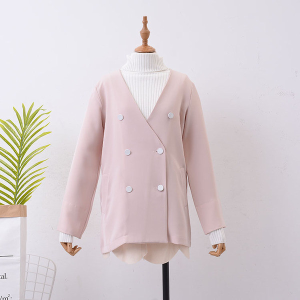 Елегантно дамско късо палто в розов цвят