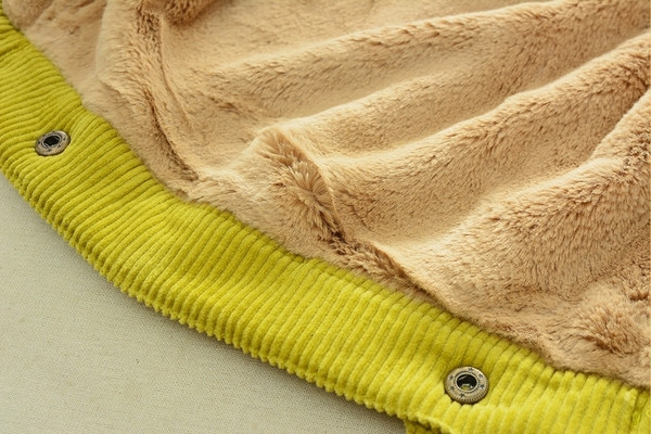 Плътно детско яке в няколко цвята подходящо за момиче и момче