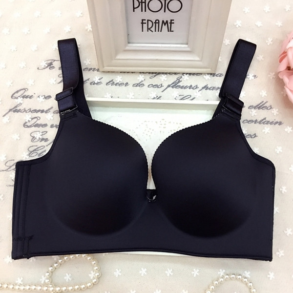 Női melltartó állítható pántokkal és széles csattal