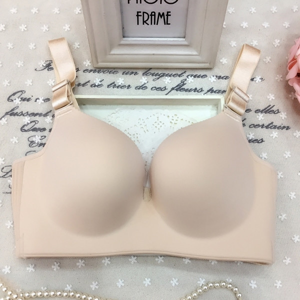 Női melltartó állítható pántokkal és széles csattal