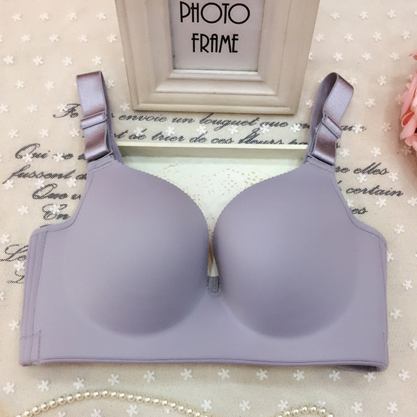 Női melltartó állítható pántokkal és széles csattal