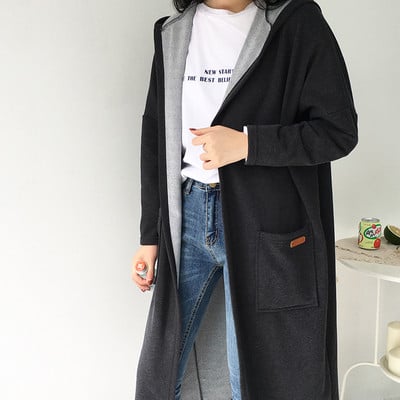 Palton lung de dama modern in doua culori cu gluga