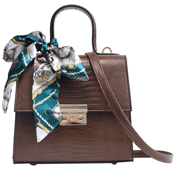 Geanta de dama din piele cu esarfa