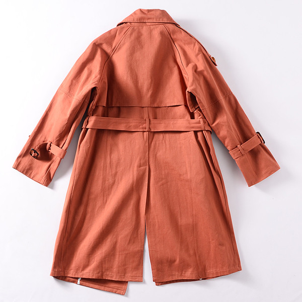 Елегантно дамско дълго палто с колан