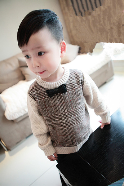 Стилен детски пуловер за момче с панделка