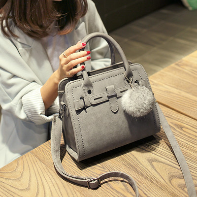 Női táska több színben