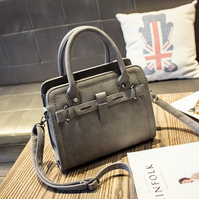 Női táska több színben