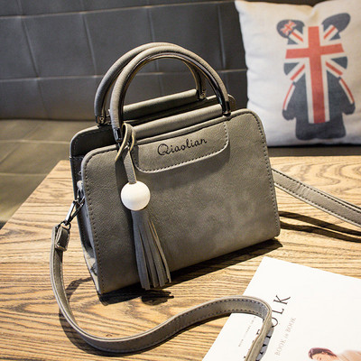 Női táska rövid és hosszú füllel