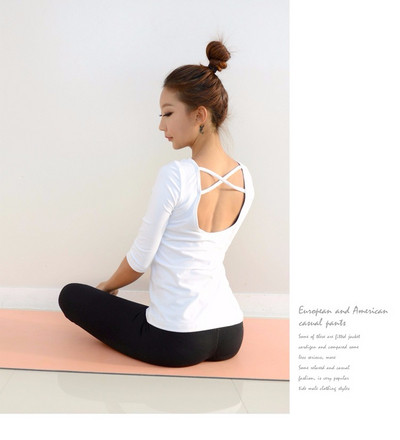 Дамски комплект - блуза и клин подходящи за йога