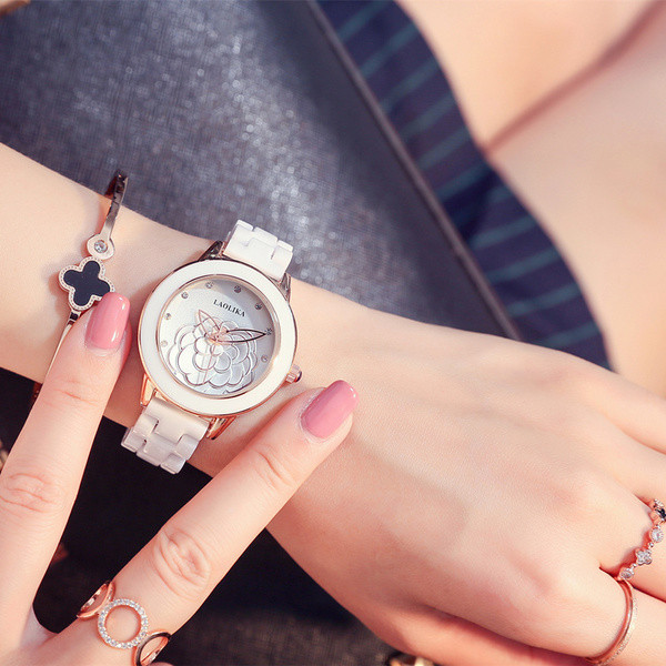 Ceas de dama cu curea de cauciuc in mai multe modele