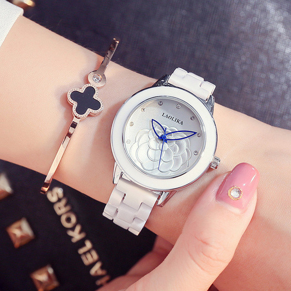 Ceas de dama cu curea de cauciuc in mai multe modele