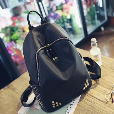 Női bőr hátizsák fekete színben