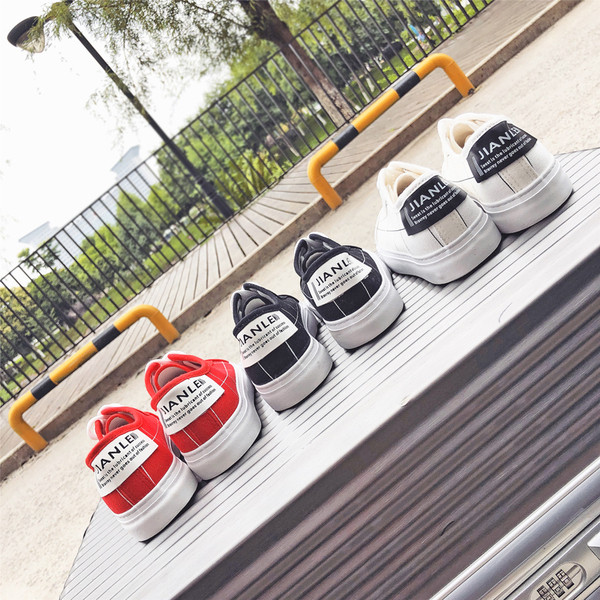 Γυναικεία αθλητικά πάνινα παπούτσια σε τρία χρώματα