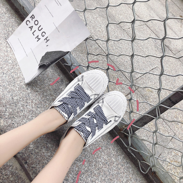 Γυναικεία  πάνινα παπούτσια σε τρία χρώματα με ριγέ κορδόνια